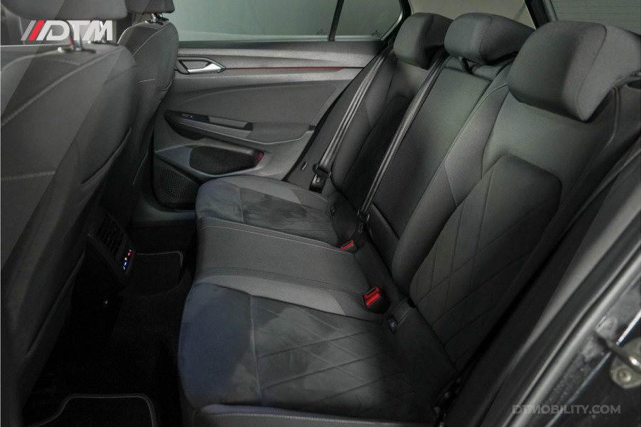 Volkswagen Golf 1.5 eTSI 1st Edition | Pano | IQ |