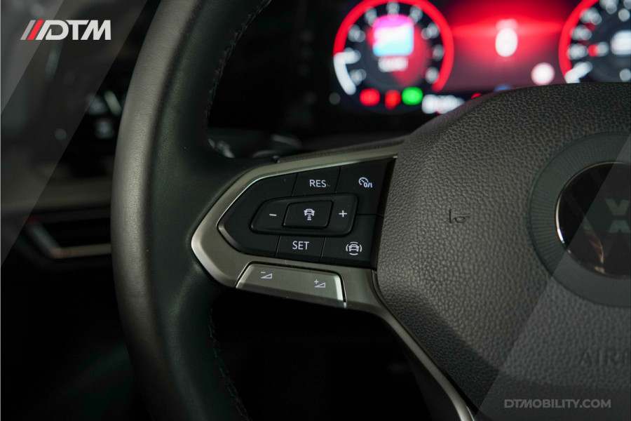 Volkswagen Golf 1.5 eTSI 1st Edition | Pano | IQ |