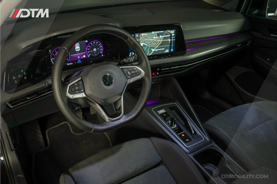 Volkswagen Golf 1.5 eTSI 1st Edition | Pano | IQ |