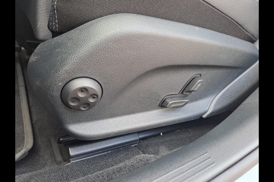 Mercedes-Benz C-Klasse Estate 300 e Business Plus Solution AMG Limited | Pano | Trekhaak | Multibeam | 360° camera | Leder/alcantara | Stoelverwarming | Elek. achterklep | Vol |