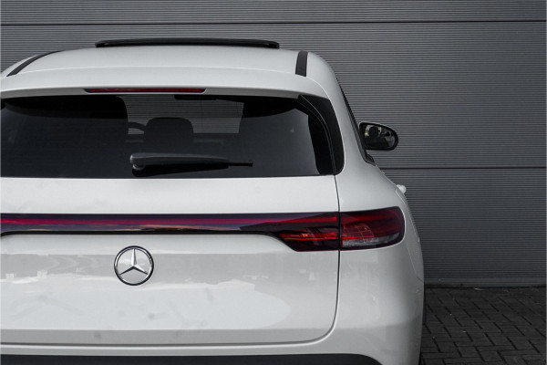 Mercedes-Benz EQC 400 4MATIC 80 kWh AMG-Line Pano Trekhaak Stoelverw
