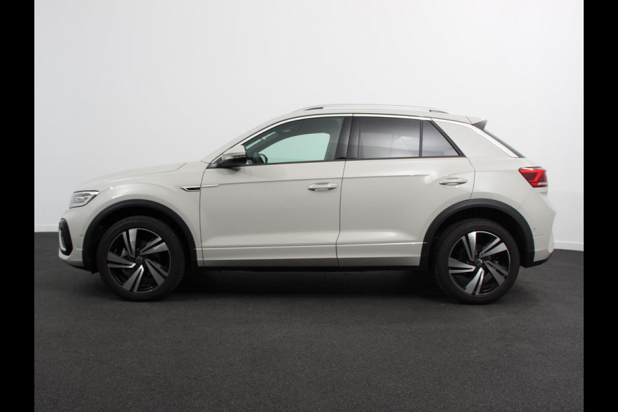 Volkswagen T-Roc 1.5 TSI 150pk DSG R-Line Edition Navigatie Apple Carplay/Android Auto Camera Parkeersensoren Adaptive Cruise Control Dodehoek Assistent Elektrische achterklep Stoel- en stuurverwarming Full Led Climate Control Lichtmetalen velgen