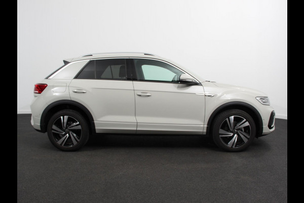 Volkswagen T-Roc 1.5 TSI 150pk DSG R-Line Edition Navigatie Apple Carplay/Android Auto Camera Parkeersensoren Adaptive Cruise Control Dodehoek Assistent Elektrische achterklep Stoel- en stuurverwarming Full Led Climate Control Lichtmetalen velgen