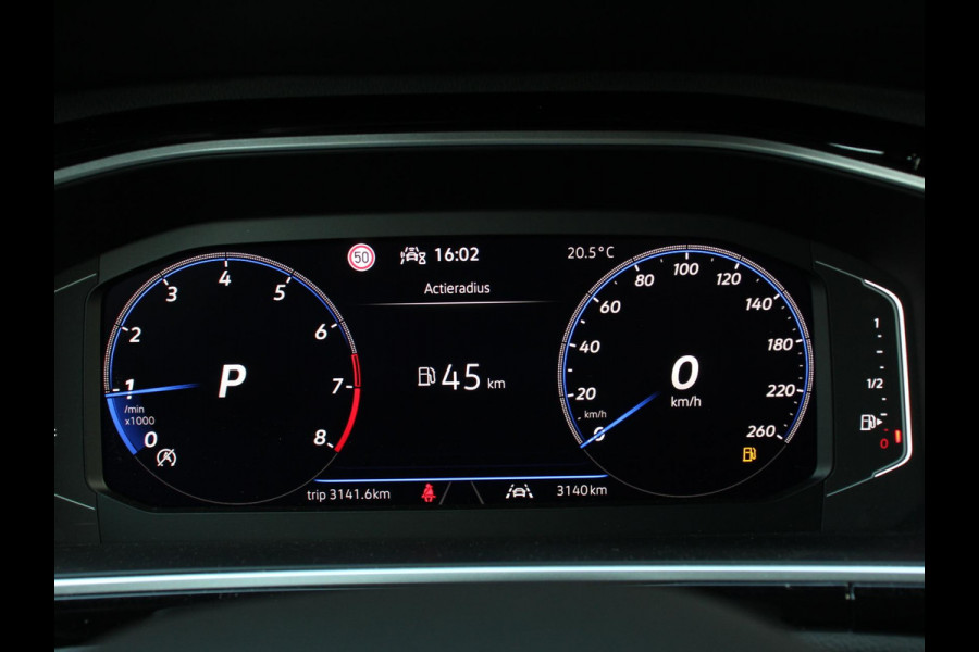 Volkswagen T-Roc 1.5 TSI 150pk DSG R-Line Edition Navigatie Apple Carplay/Android Auto Camera Parkeersensoren Adaptive Cruise Control Dodehoek Assistent Elektrische achterklep Stoel- en stuurverwarming Full Led Climate Control Lichtmetalen velgen