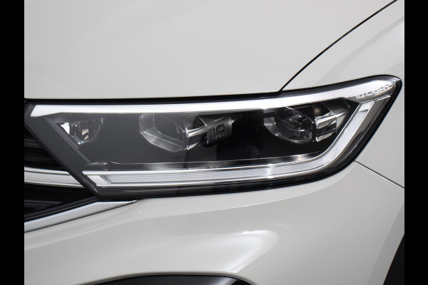 Volkswagen T-Roc 1.5 TSI 150pk DSG R-Line Edition Navigatie Apple Carplay/Android Auto Camera Parkeersensoren Adaptive Cruise Control Dodehoek Assistent Elektrische achterklep Stoel- en stuurverwarming Full Led Climate Control Lichtmetalen velgen
