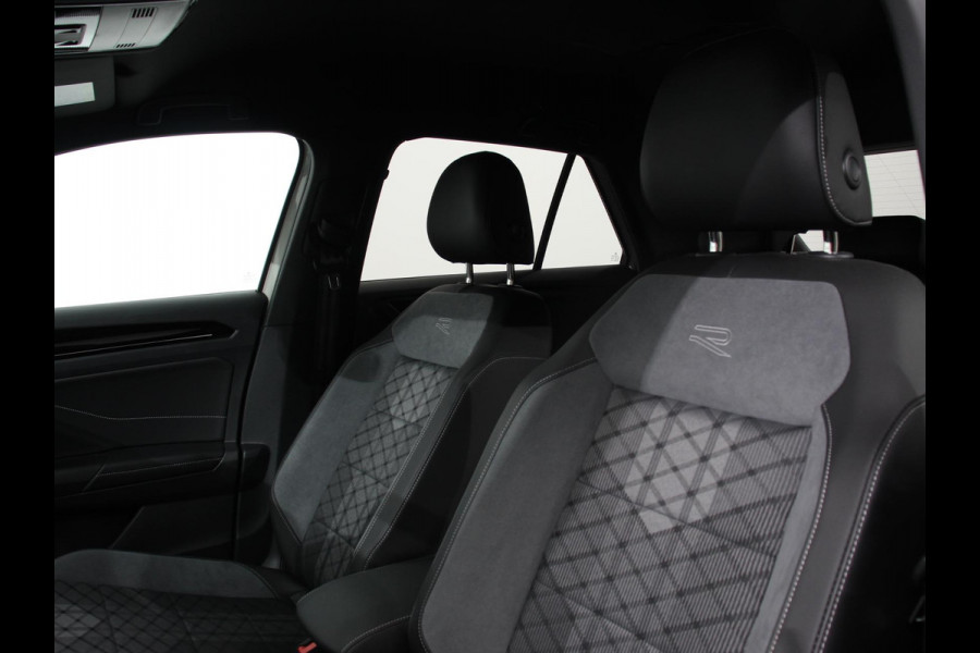 Volkswagen T-Roc 1.5 TSI 150pk DSG R-Line Edition Navigatie Apple Carplay/Android Auto Camera Parkeersensoren Adaptive Cruise Control Dodehoek Assistent Elektrische achterklep Stoel- en stuurverwarming Full Led Climate Control Lichtmetalen velgen