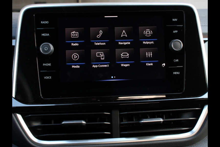 Volkswagen T-Roc 1.5 TSI 150pk DSG R-Line Edition Navigatie Apple Carplay/Android Auto Camera Parkeersensoren Adaptive Cruise Control Dodehoek Assistent Elektrische achterklep Stoel- en stuurverwarming Full Led Climate Control Lichtmetalen velgen