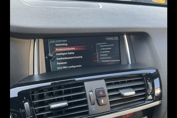 BMW X4 xDrive20i M-Sport Centennial Pano Leder HUD Trekhaak Elek-klep! BMW X4 xDrive20i M-Sport Centennial Pano Leder HUD Trekhaak Elek-klep!