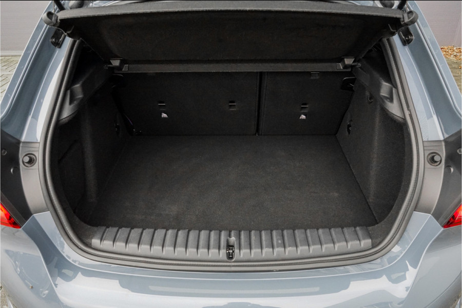 BMW 1-serie 118i High Ex M-Sport Shadow Pano Leder 18"