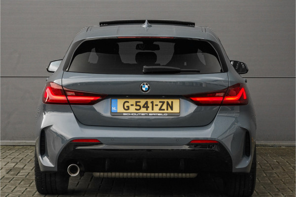 BMW 1-serie 118i High Ex M-Sport Shadow Pano Leder 18"