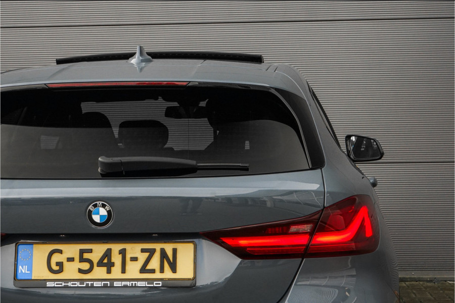 BMW 1-serie 118i High Ex M-Sport Shadow Pano Leder 18"