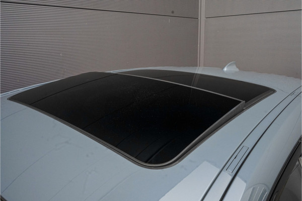 BMW 1-serie 118i High Ex M-Sport Shadow Pano Leder 18"