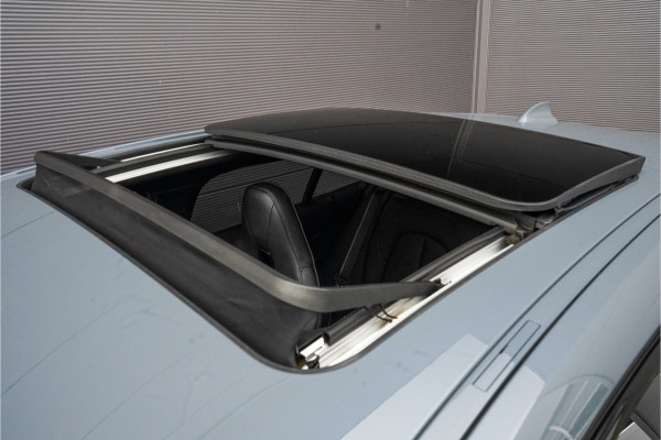 BMW 1-serie 118i High Ex M-Sport Shadow Pano Leder 18"