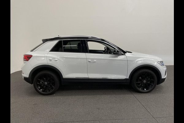Volkswagen T-Roc 1.5 TSI DSG Style Demo Navigatie Apple Carplay / Android Auto Climate Control Led Digitale Cockpit Adaptive Cruise Control Trekhaak
