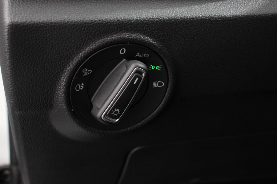 Volkswagen T-Roc 1.5 TSI DSG Style Demo Navigatie Apple Carplay / Android Auto Climate Control Led Digitale Cockpit Adaptive Cruise Control Trekhaak