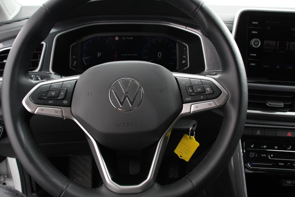 Volkswagen T-Roc 1.5 TSI DSG Style Demo Navigatie Apple Carplay / Android Auto Climate Control Led Digitale Cockpit Adaptive Cruise Control Trekhaak