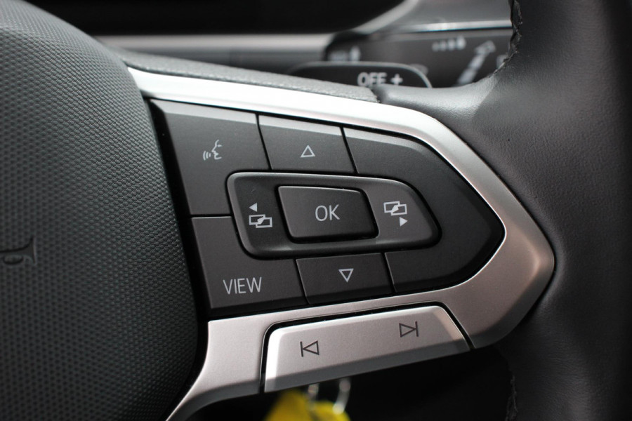 Volkswagen T-Roc 1.5 TSI DSG Style Demo Navigatie Apple Carplay / Android Auto Climate Control Led Digitale Cockpit Adaptive Cruise Control Trekhaak