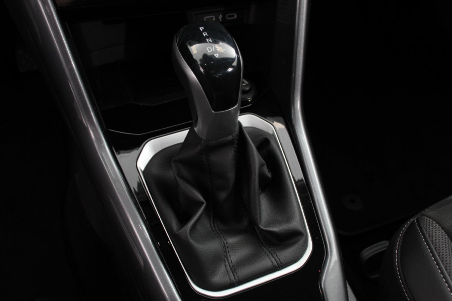 Volkswagen T-Roc 1.5 TSI DSG Style Demo Navigatie Apple Carplay / Android Auto Climate Control Led Digitale Cockpit Adaptive Cruise Control Trekhaak