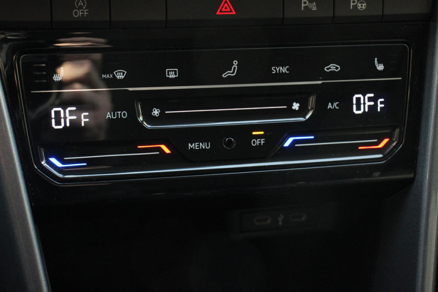Volkswagen T-Roc 1.5 TSI DSG Style Demo Navigatie Apple Carplay / Android Auto Climate Control Led Digitale Cockpit Adaptive Cruise Control Trekhaak