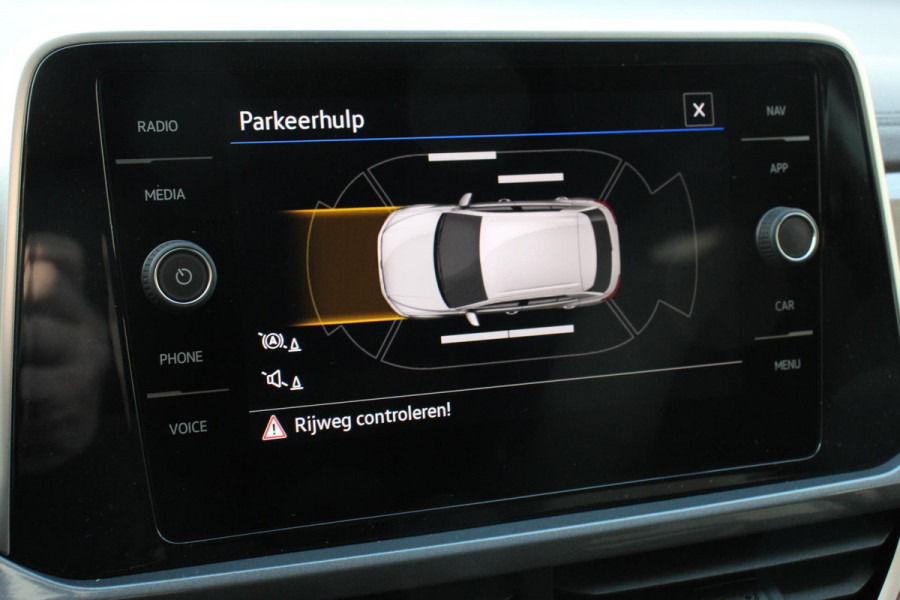 Volkswagen T-Roc 1.5 TSI DSG Style Demo Navigatie Apple Carplay / Android Auto Climate Control Led Digitale Cockpit Adaptive Cruise Control Trekhaak