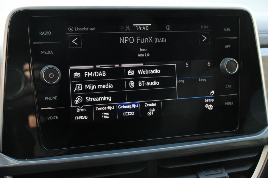 Volkswagen T-Roc 1.5 TSI DSG Style Demo Navigatie Apple Carplay / Android Auto Climate Control Led Digitale Cockpit Adaptive Cruise Control Trekhaak
