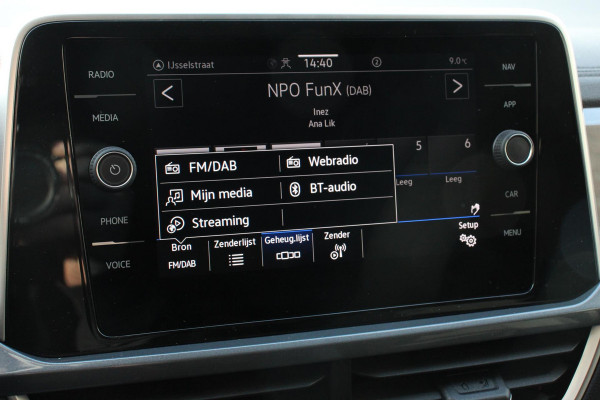 Volkswagen T-Roc 1.5 TSI DSG Style Demo Navigatie Apple Carplay / Android Auto Climate Control Led Digitale Cockpit Adaptive Cruise Control Trekhaak