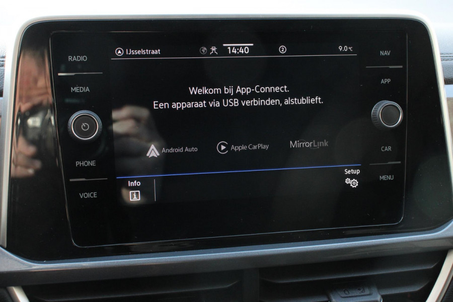 Volkswagen T-Roc 1.5 TSI DSG Style Demo Navigatie Apple Carplay / Android Auto Climate Control Led Digitale Cockpit Adaptive Cruise Control Trekhaak