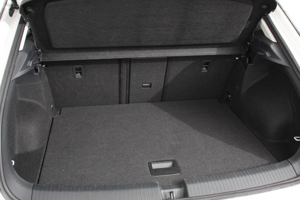 Volkswagen T-Roc 1.5 TSI DSG Style Demo Navigatie Apple Carplay / Android Auto Climate Control Led Digitale Cockpit Adaptive Cruise Control Trekhaak