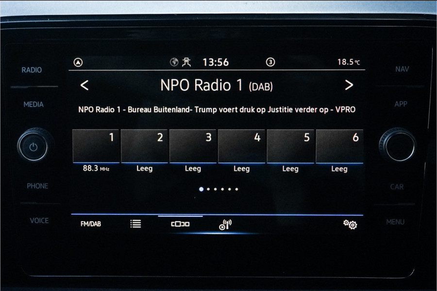Volkswagen T-Roc 1.5 TSI 150PK Life Automaat ACC Carplay 17"