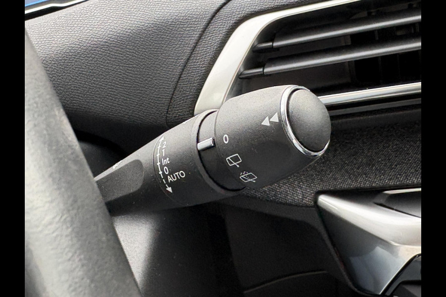 Peugeot 3008 1.2 PureTech Blue Lease Premium 130pk Achteruitrijcamera | Elektrische Achterklep | Climate control | Zwarte Velgen