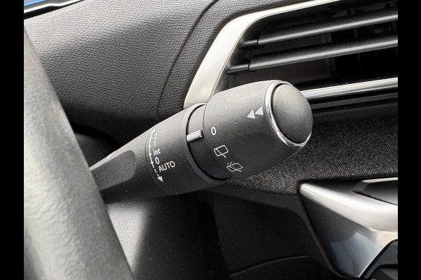 Peugeot 3008 1.2 PureTech Blue Lease Premium 130pk Achteruitrijcamera | Elektrische Achterklep | Climate control | Zwarte Velgen