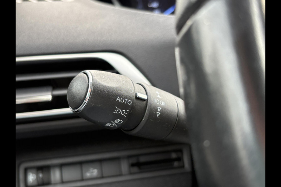 Peugeot 3008 1.2 PureTech Blue Lease Premium 130pk Achteruitrijcamera | Elektrische Achterklep | Climate control | Zwarte Velgen