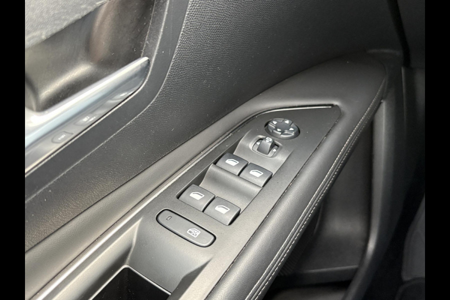 Peugeot 3008 1.2 PureTech Blue Lease Premium 130pk Achteruitrijcamera | Elektrische Achterklep | Climate control | Zwarte Velgen