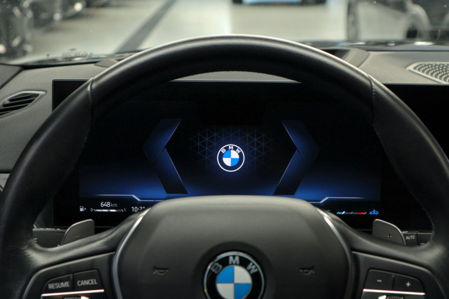BMW 3 Serie Touring 320i HUD Matrix LED ACC Elektr. trekhaak Elektr. achterklep Leer Navi Camera Climate (3-zone) Sportstoelen PDC LM velgen BTW auto BMW 3 Serie Touring 320i HUD Matrix LED ACC Elektr. trekhaak Elektr. achterklep Leer Navi Camera Climate (3-zone) Sportstoelen PDC LM velgen BTW auto