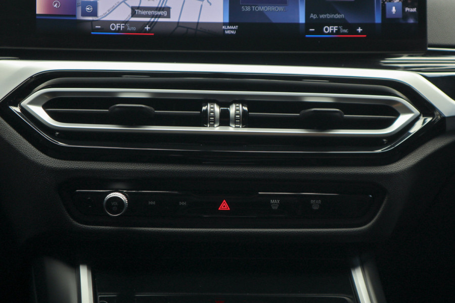 BMW 3 Serie Touring 320i HUD Matrix LED ACC Elektr. trekhaak Elektr. achterklep Leer Navi Camera Climate (3-zone) Sportstoelen PDC LM velgen BTW auto BMW 3 Serie Touring 320i HUD Matrix LED ACC Elektr. trekhaak Elektr. achterklep Leer Navi Camera Climate (3-zone) Sportstoelen PDC LM velgen BTW auto