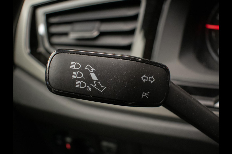 Volkswagen Polo 1.0 TSI Beats Sport (APPLE CARPLAY,NAVI,CRUISE,CLIMATE,LED,SPORTSTOELEN,LM VELGEN,NETTE STAAT)