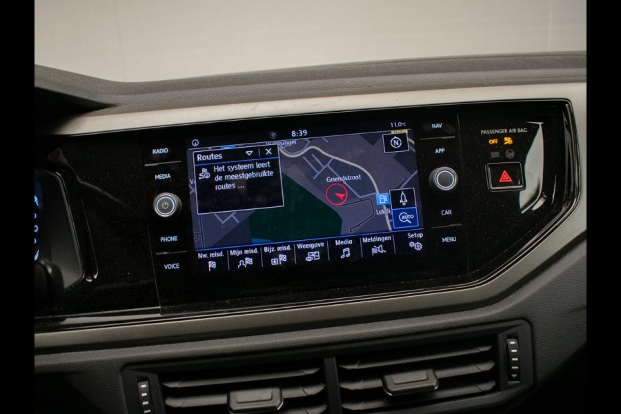 Volkswagen Polo 1.0 TSI Beats Sport (APPLE CARPLAY,NAVI,CRUISE,CLIMATE,LED,SPORTSTOELEN,LM VELGEN,NETTE STAAT)