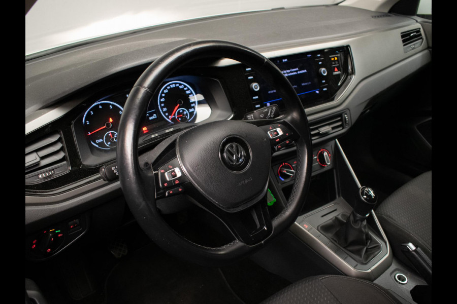 Volkswagen Polo 1.0 TSI Beats Sport (APPLE CARPLAY,NAVI,CRUISE,CLIMATE,LED,SPORTSTOELEN,LM VELGEN,NETTE STAAT)