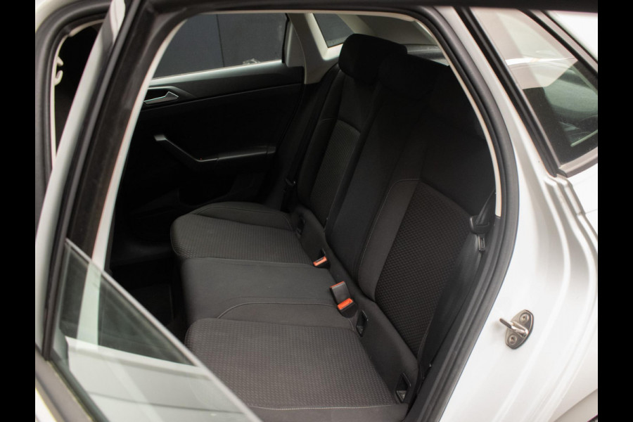 Volkswagen Polo 1.0 TSI Beats Sport (APPLE CARPLAY,NAVI,CRUISE,CLIMATE,LED,SPORTSTOELEN,LM VELGEN,NETTE STAAT)
