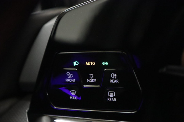 Volkswagen Golf 2.0 TSI GTI CLUBSPORT PANO/HUD/H&K/IQ/NAVI/CAM