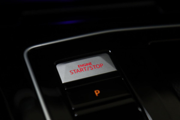 Volkswagen Golf 2.0 TSI GTI CLUBSPORT PANO/HUD/H&K/IQ/NAVI/CAM