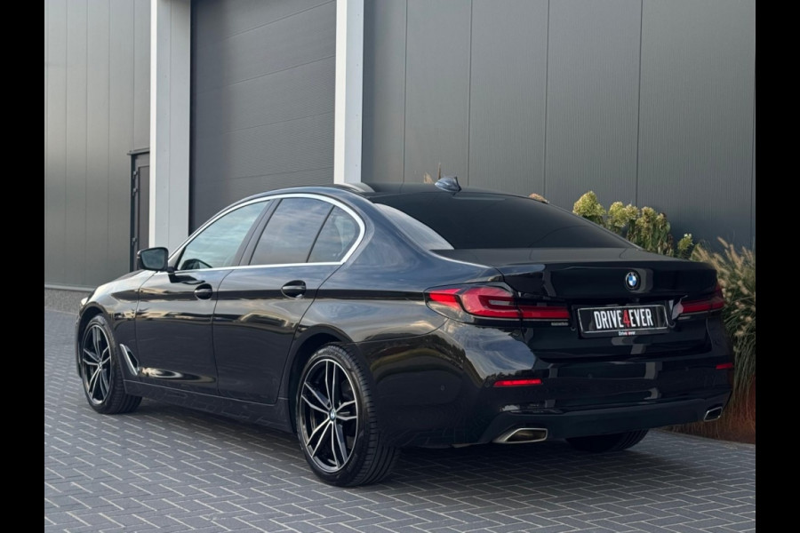 BMW 5 Serie 520i High Exe m2021 FULL SCHUIFDAK NAVI CAMERA SPORTVELGEN