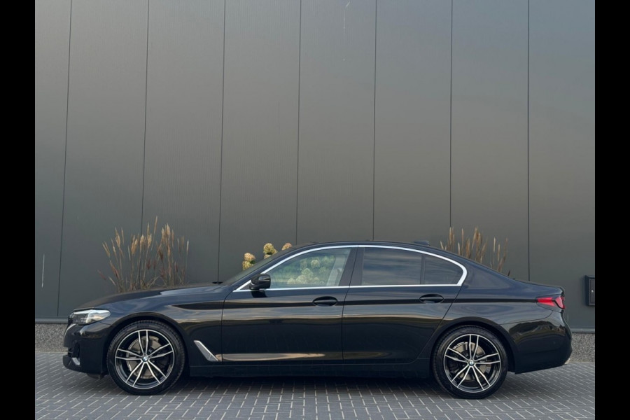 BMW 5 Serie 520i High Exe m2021 FULL SCHUIFDAK NAVI CAMERA SPORTVELGEN
