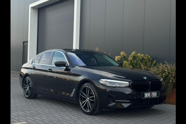 BMW 5 Serie 520i High Exe m2021 FULL SCHUIFDAK NAVI CAMERA SPORTVELGEN