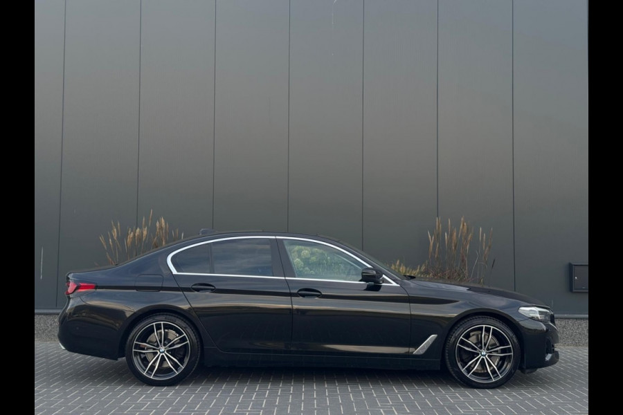 BMW 5 Serie 520i High Exe m2021 FULL SCHUIFDAK NAVI CAMERA SPORTVELGEN