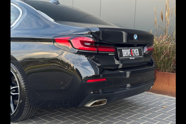 BMW 5 Serie 520i High Exe m2021 FULL SCHUIFDAK NAVI CAMERA SPORTVELGEN