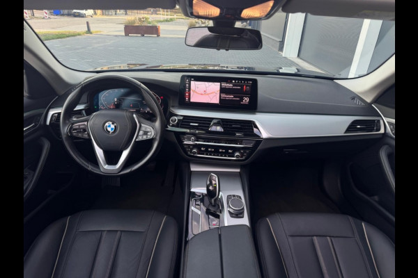 BMW 5 Serie 520i High Exe m2021 FULL SCHUIFDAK NAVI CAMERA SPORTVELGEN