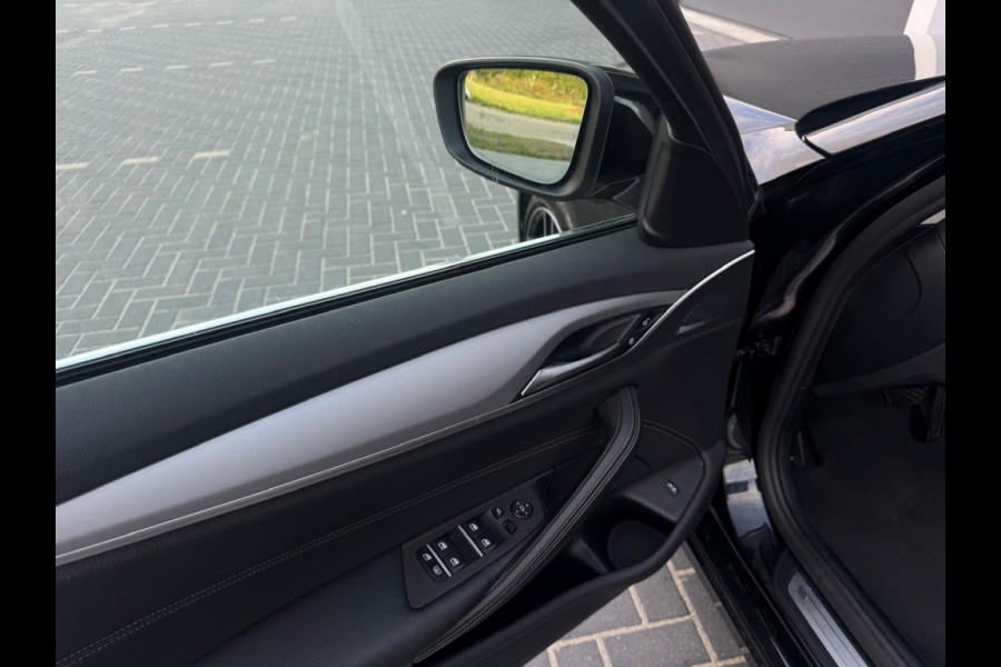 BMW 5 Serie 520i High Exe m2021 FULL SCHUIFDAK NAVI CAMERA SPORTVELGEN
