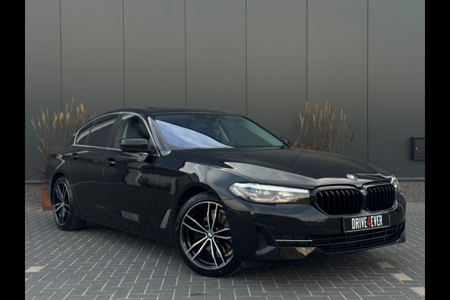 BMW 5 Serie 520i High Exe m2021 FULL SCHUIFDAK NAVI CAMERA SPORTVELGEN