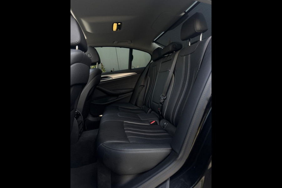 BMW 5 Serie 520i High Exe m2021 FULL SCHUIFDAK NAVI CAMERA SPORTVELGEN